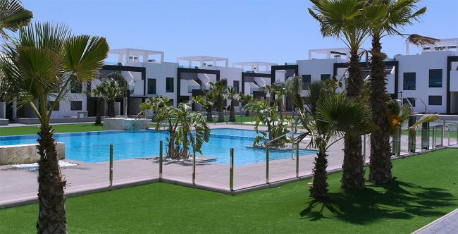 Smile-Mag-seconderesidence